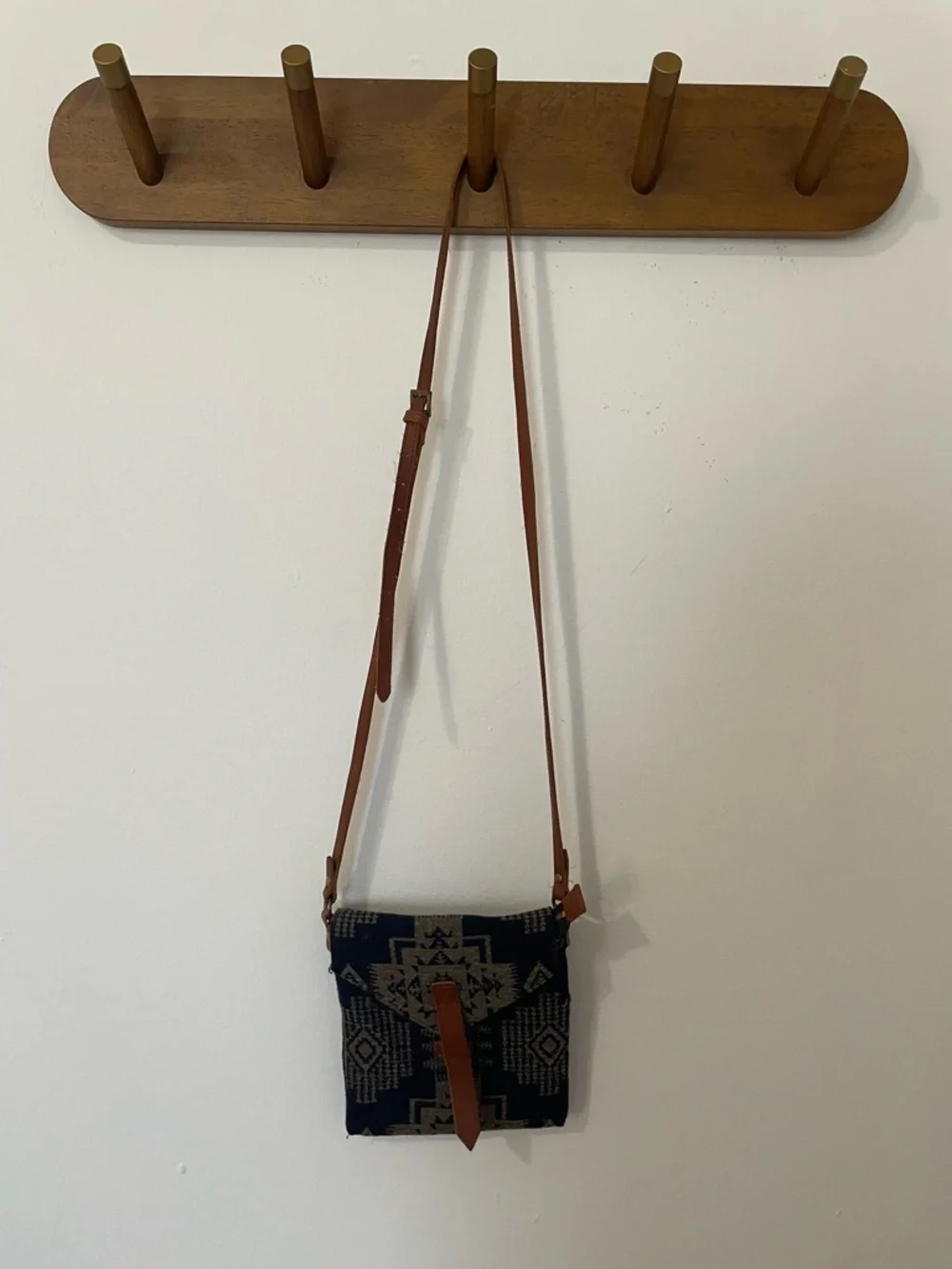 Small Pendleton Crossbody Bag - Picture 2 of 4